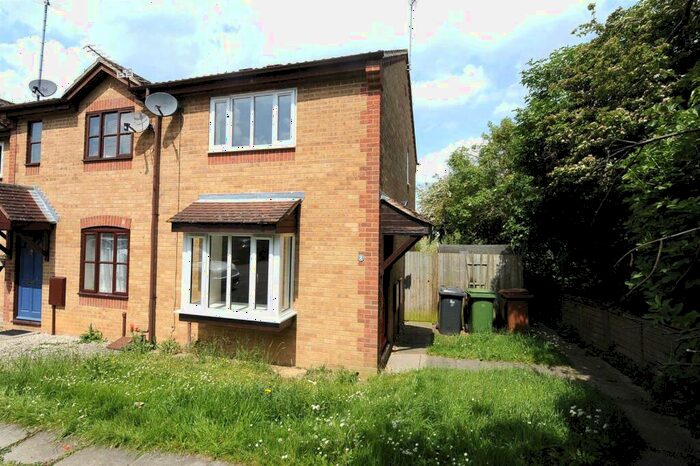 2 Bedroom Semi-Detached House To Rent In Elizabeth Close, Wellingborough, NN8