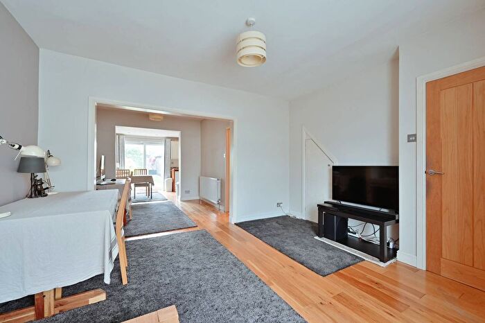 2 Bedroom End Of Terrace House For Sale In Fern Way, Watford, WD25