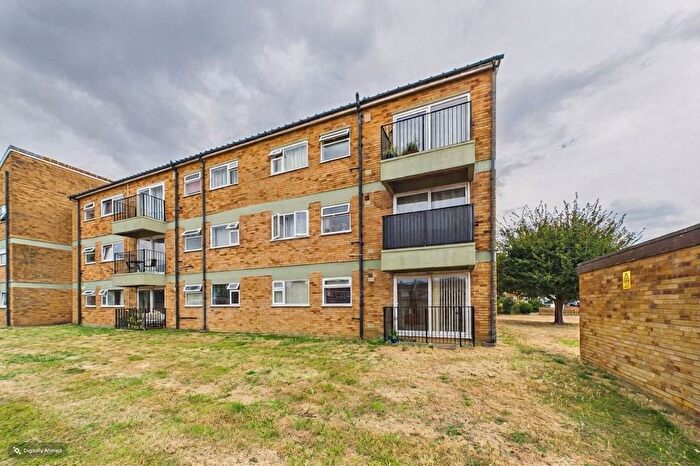 1 Bedroom Flat For Sale In Golden Vale, Churchdown, Gloucester, GL3