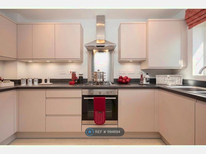 2 Bedroom Semi-Detached House To Rent In Tern Avenue, Horsham, RH12