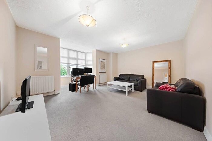 2 Bedroom Flat To Rent In Park Hill, Abbeville Village, London, SW4