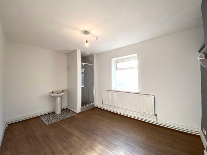 1 Bedroom Property To Rent In All Bills Included. Cardiff Road, Taffswell Nr Cardiff, CF15