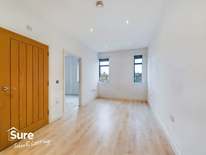 1 Bedroom Flat To Rent In Normandy House, Wolsey Road, Hemel Hempstead, Hertfordshire, HP2