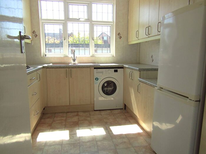 3 Bedroom Flat To Rent In Eton Road, Frinton-On-Sea, CO13