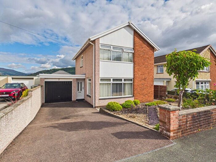 3 Bedroom Detached House For Sale In Basildene Close, Gilwern, NP7