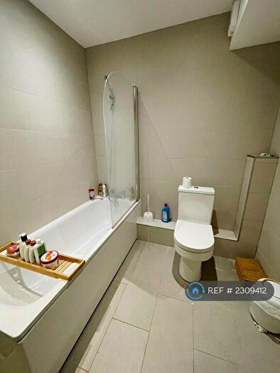 1 Bedroom Flat To Rent In Willow Street, London, EC2A