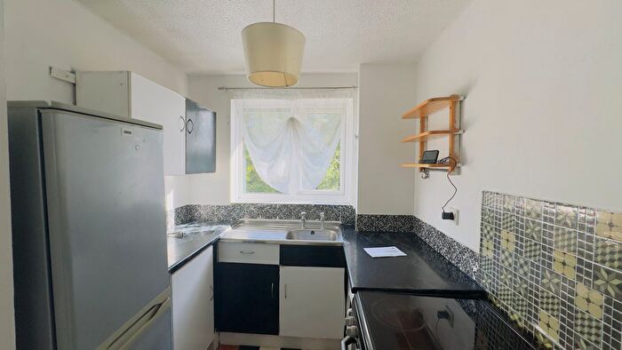 1 Bedroom Flat To Rent In Overton Drive, Romford, RM6