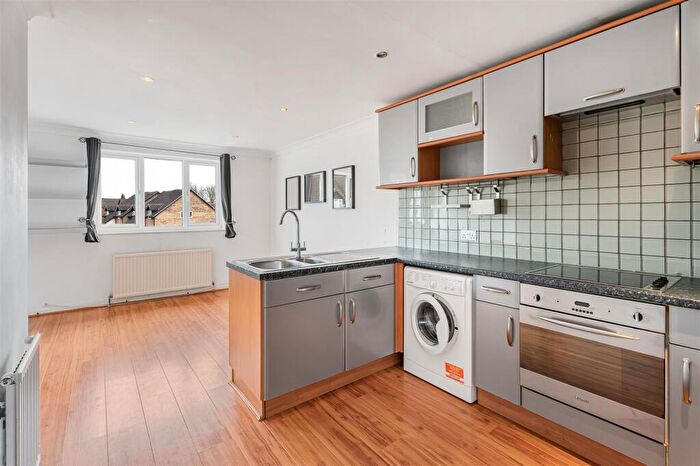 1 Bedroom Property For Sale In Ladywood Road, Hertford, SG14