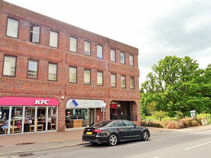 2 Bedroom Flat To Rent In South Road, Haywards Heath, RH16