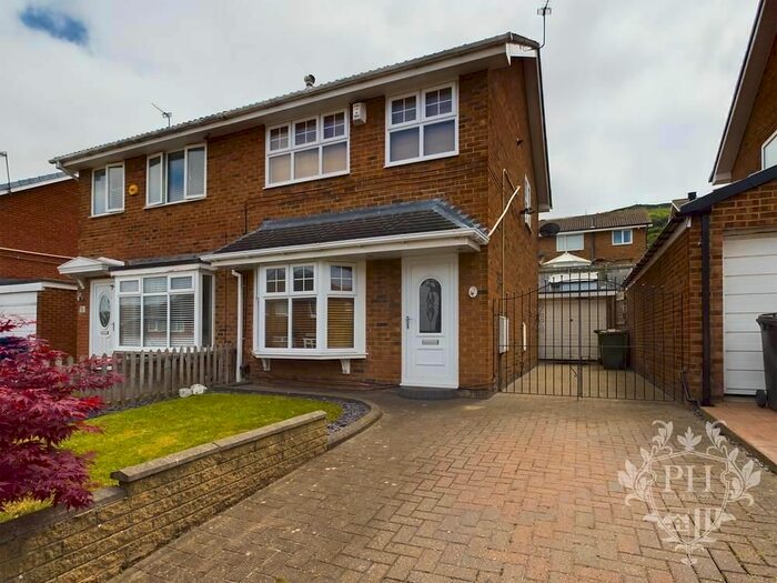 3 Bedroom Semi-Detached House For Sale In Huntersgate, Middlesbrough, TS6