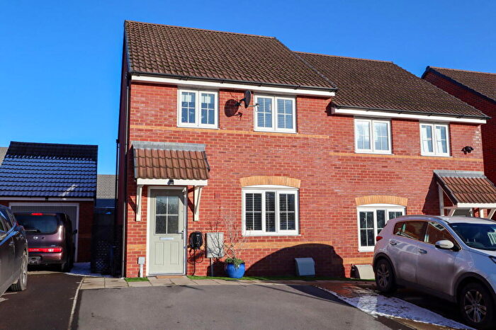 3 Bedroom End Of Terrace House For Sale In Lightning Road, Calne, SN11