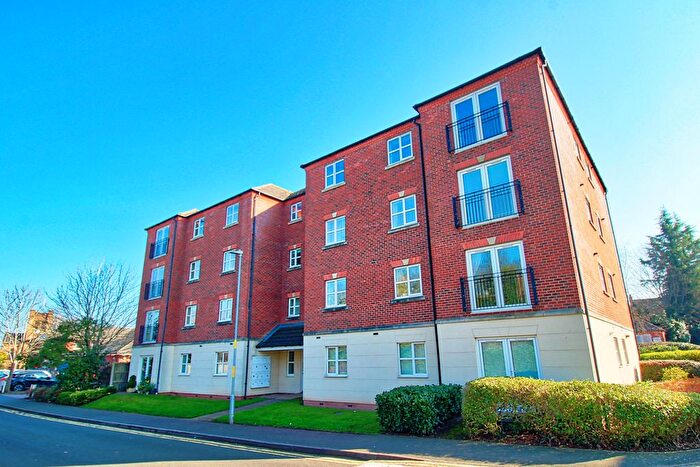 2 Bedroom Flat For Sale In Ingles Drive, Worcester, WR2