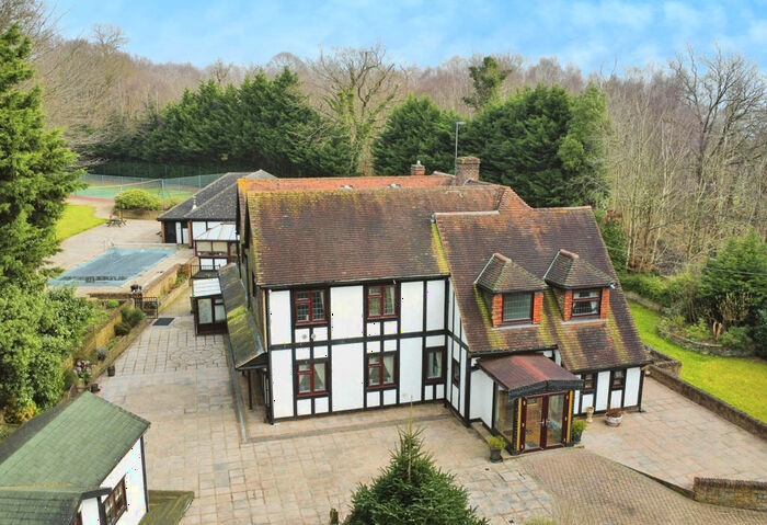 6 Bedroom Detached House For Sale In Beredens Lane, Brentwood, Essex, CM13