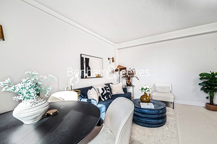 1 Bedroom Flat To Rent In Clifford's Inn, Fetter Lane, EC4A