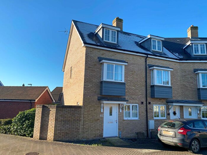 3 Bedroom Town House To Rent In Furze Drive, Romsey, SO51