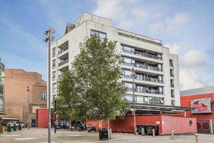 Studio To Rent In Salway Place, London, E15