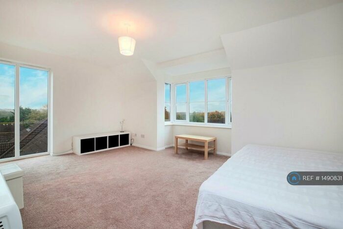 1 Bedroom Flat To Rent In Snowdon Drive, London, NW9