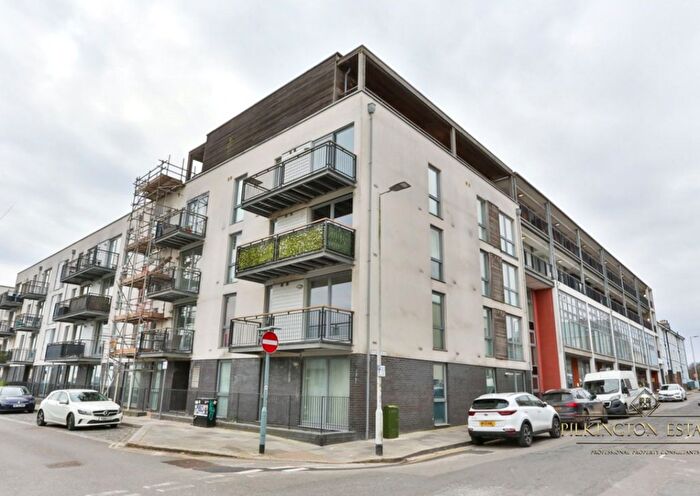 2 Bedroom Flat For Sale In Brittany Street, Plymouth, Devon, PL1