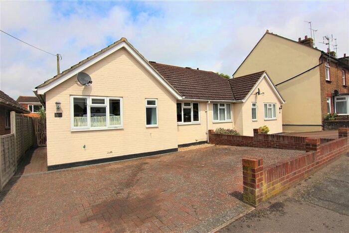 2 Bedroom Bungalow To Rent In St. Marys Road, Burgess Hill, RH15