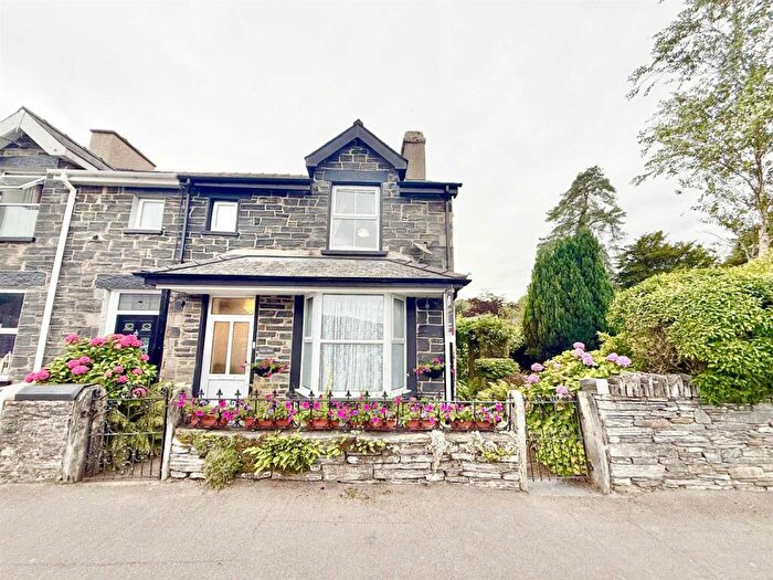 3 Bedroom House For Sale In Bridge Street, Dolwyddelan, LL25