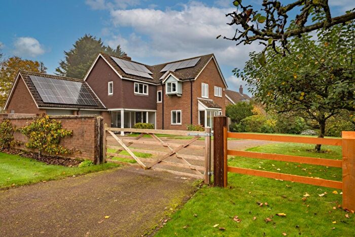 5 Bedroom Detached House For Sale In The Green, Eltisley, PE19