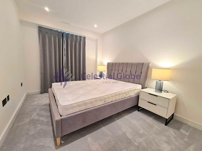 2 Bedroom Flat To Rent In Brook Street, Kingston Upon Thames, Surrey, KT1