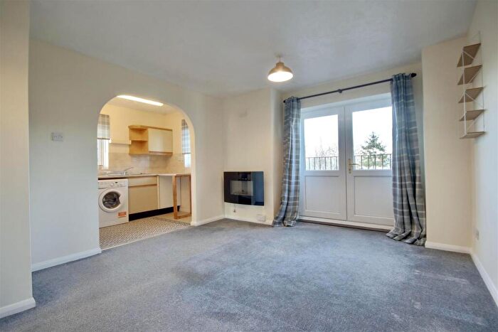 2 Bedroom Flat To Rent In Compass Point, Fareham, PO16