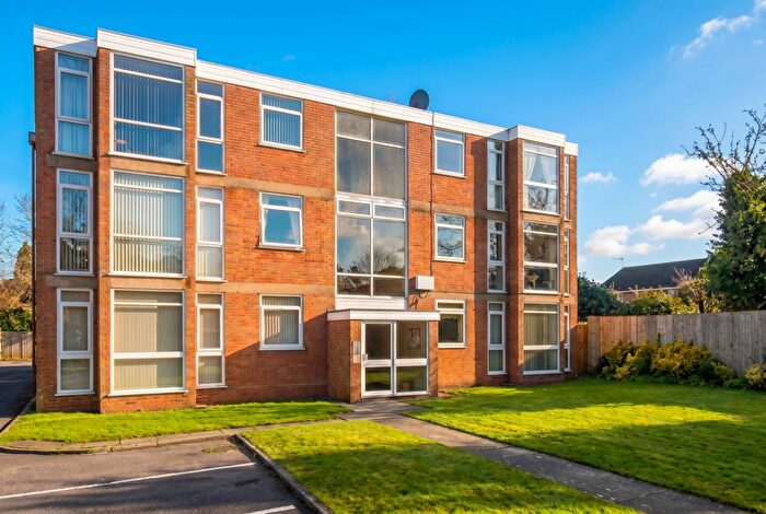 2 Bedroom Flat For Sale In Stanley Close, Hall Green, B28