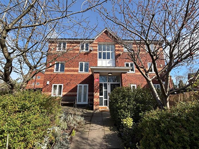 2 Bedroom Apartment For Sale In Calico Close, Salford, Greater Manchester, M3