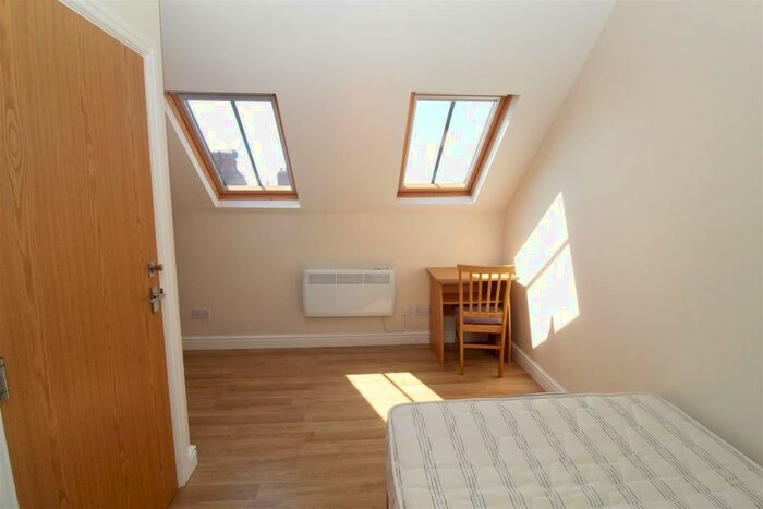 6 Bedroom House To Rent In Pen Y Wain Road, Cathays, Cardiff, CF24