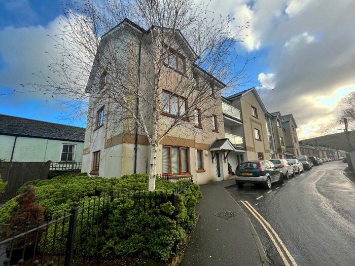 2 Bedroom Flat To Rent In Okehampton, EX20