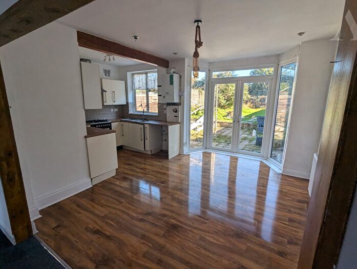 2 Bedroom Semi-Detached House To Rent In Amberley Grove, Birmingham, West Midlands, B6