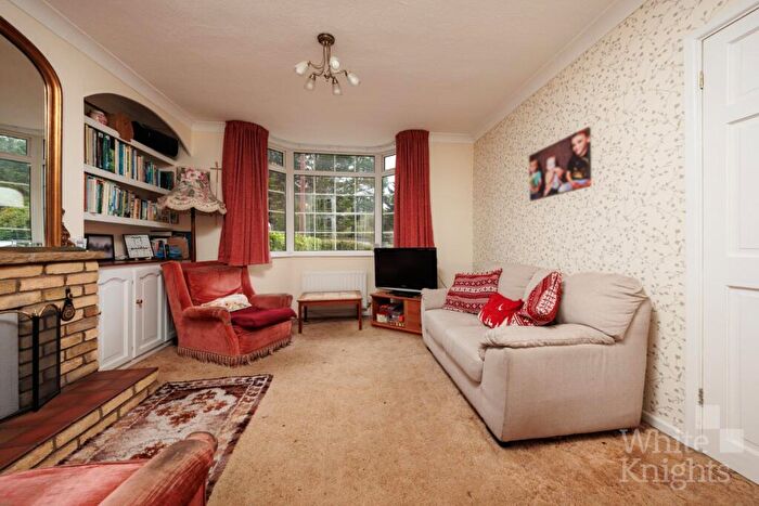 4 Bedroom Semi-Detached House For Sale In Wokingham Road, Earley, Reading, Berkshire, RG6