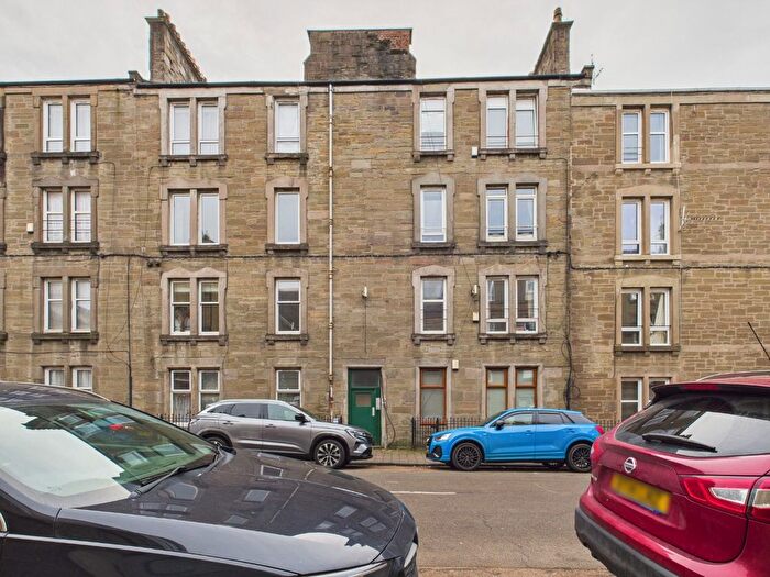 2 Bedroom Flat To Rent In Park Avenue, Stobswell, Dundee, DD4