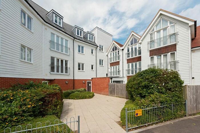 2 Bedroom Flat To Rent In Regent Street, Whitstable, CT5