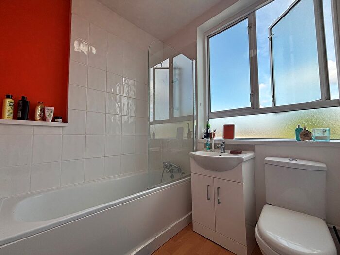 1 Bedroom Flat To Rent In Maple Road, London, SE20