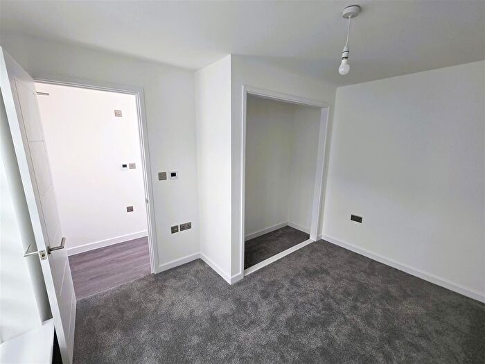 1 Bedroom Flat To Rent In Queen Street, Ramsgate, CT11