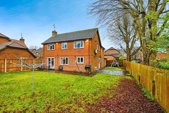 5 Bedroom Detached House For Sale In Greenside Park, Luton, Bedfordshire, LU2