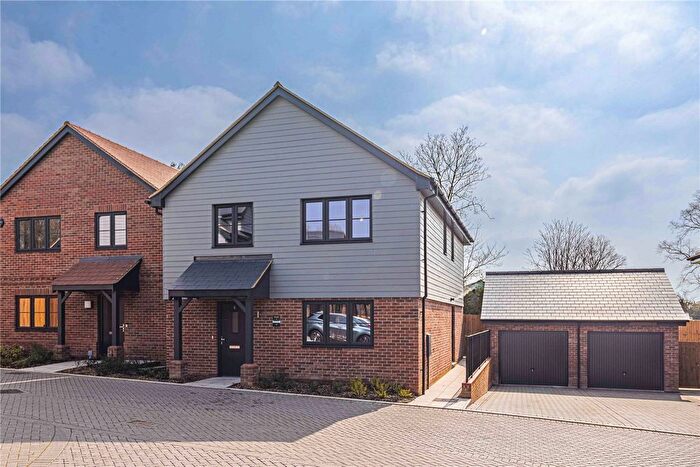 4 Bedroom Detached House For Sale In Acer Close, Frogmore, St. Albans, Hertfordshire, AL2