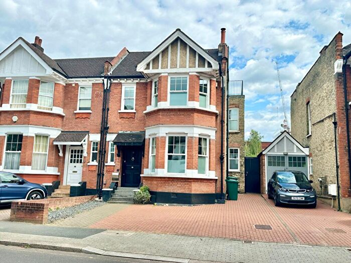 5 Bedroom Semi-Detached House To Rent In The Grove, Finchley, N3