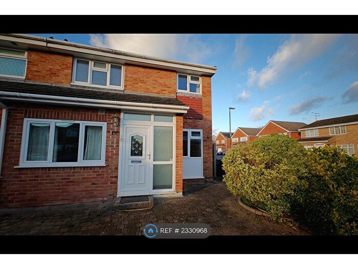 3 Bedroom Semi-Detached House To Rent In Saltram Road, Farnborough, GU14