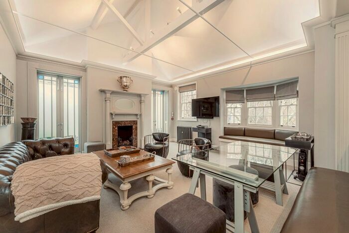 4 Bedroom Flat To Rent In North Audley Street, London, W1K