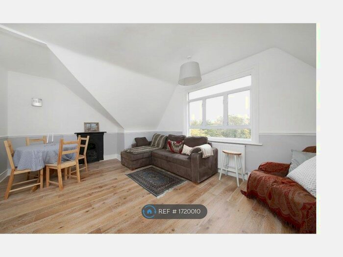 2 Bedroom Flat To Rent In Grove Park, London, SE5