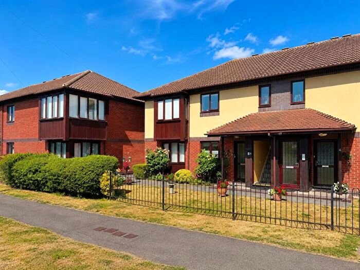 2 Bedroom Apartment For Sale In Postern Close, Portchester, PO16