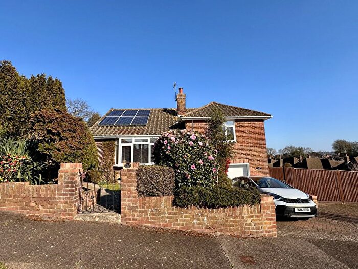 3 Bedroom Bungalow For Sale In Clinch Green Avenue, Bexhill-On-Sea, TN39