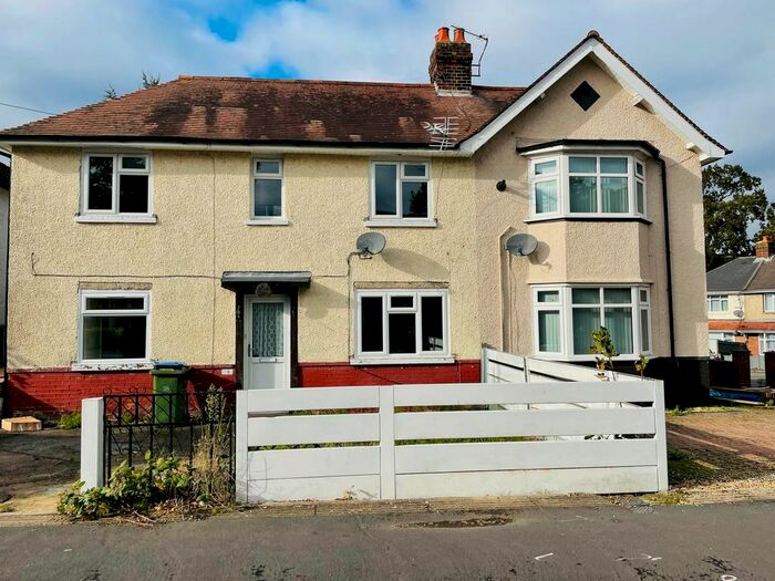 3 Bedroom Semi-Detached House To Rent In Blackthorn Road, Southampton SO19