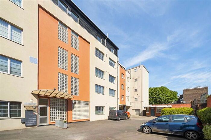 2 Bedroom Flat For Sale In Sunlight Square, Bethnal Green, E2