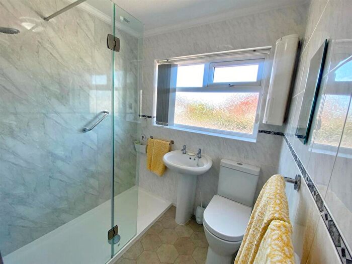 2 Bedroom Detached Bungalow For Sale In Frinton Grove, Bispham, Blackpool, FY2