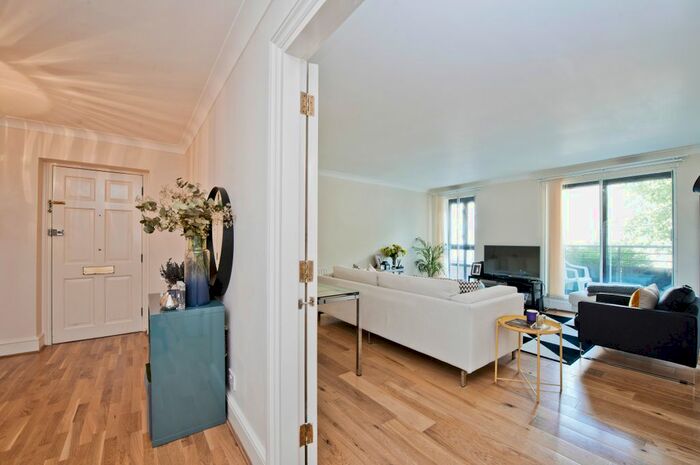 2 Bedroom Flat To Rent In Pembroke Road, Kensington, London, W8