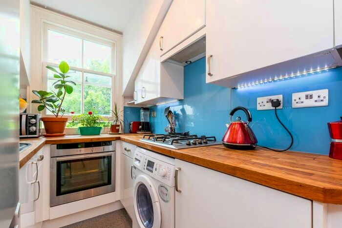3 Bedroom Flat For Sale In Dalebury Road, Wandsworth, London, SW17